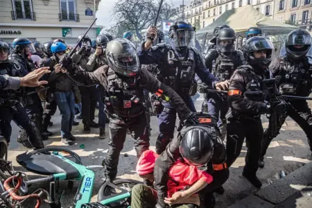 Fransada 1 May nümayişləri: - 406 polis yaralandı