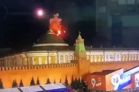 Kreml gümbəzinin vurulma anı - – Video