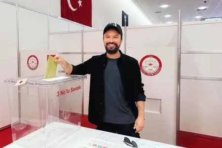 Tarkan Almaniyada səs verdi - Foto