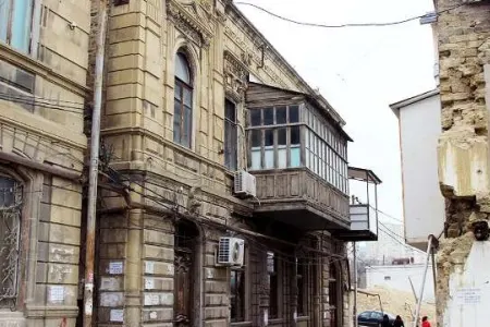 Bakıda 122 illik SİRR: - Binadakı bu işarələr nədən xəbər verir?/VİDEO
