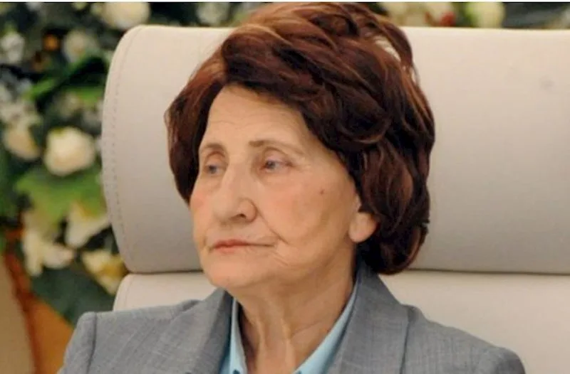 Heydər Əliyev haqqında bacısının XATİRƏLƏRİ - — “Bütün məvacibini anama verirdi”