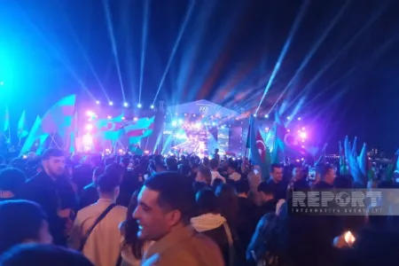 Heydər Əliyevin 100 illik yubileyi ilə əlaqədar bulvarda konsert başlayıb