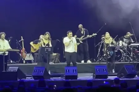 Mustafa Sandal Bakıda konsert verdi