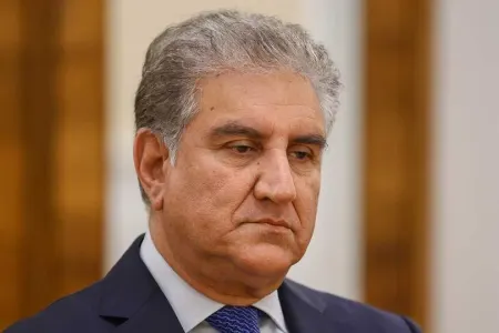 Pakistanda keçmiş xarici işlər naziri həbs edildi