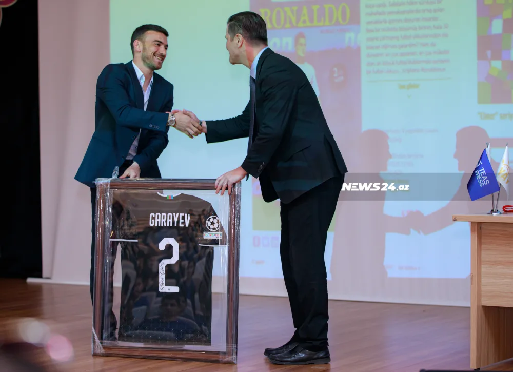 Qara Qarayev şagirdlərlə görüşdü - FOTOLAR