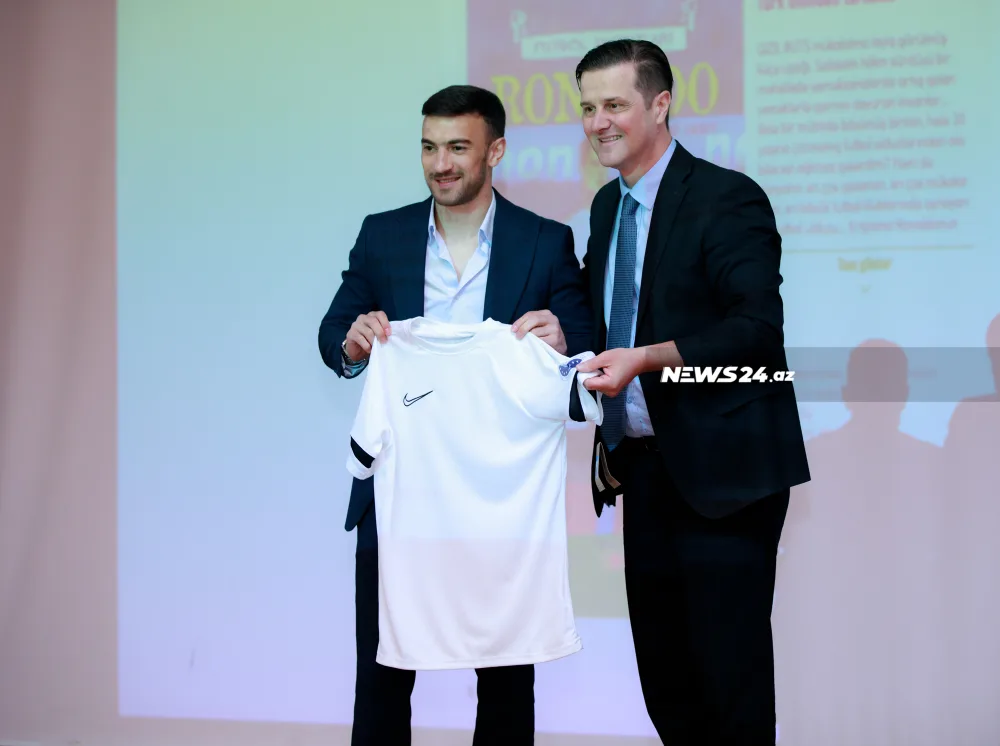 Qara Qarayev şagirdlərlə görüşdü - FOTOLAR