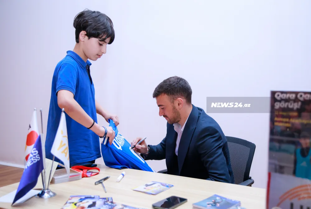 Qara Qarayev şagirdlərlə görüşdü - FOTOLAR
