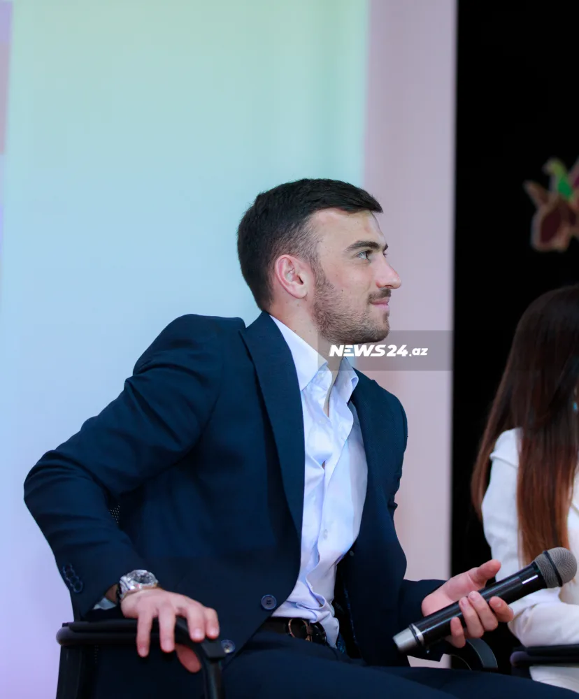 Qara Qarayev şagirdlərlə görüşdü - FOTOLAR