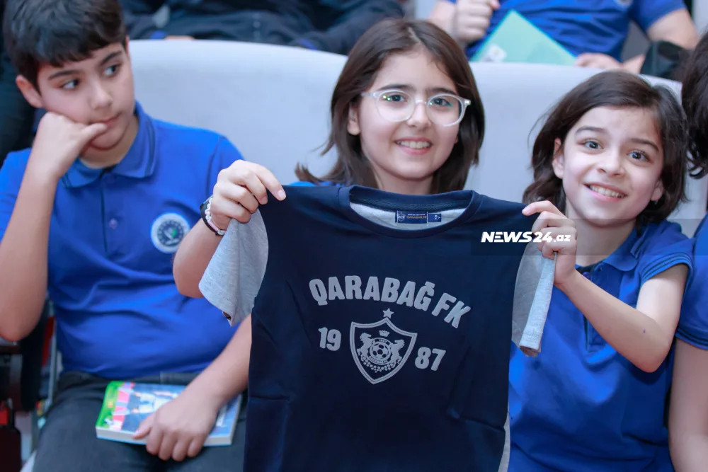 Qara Qarayev şagirdlərlə görüşdü - FOTOLAR