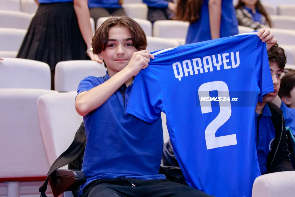 Qara Qarayev şagirdlərlə görüşdü - FOTOLAR