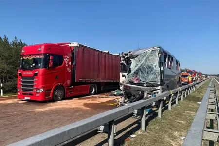 Zambiyada ağır qəza: 20-dən çox adam ölüb
