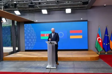 "Azaraq qarşı tərəfə keçən hərbçilər azad edilməlidir"- - Aİ Şurasının Prezidenti