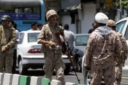 İranda qarşıdurmada 3 SEPAH zabiti - ÖLDÜRÜLDÜ