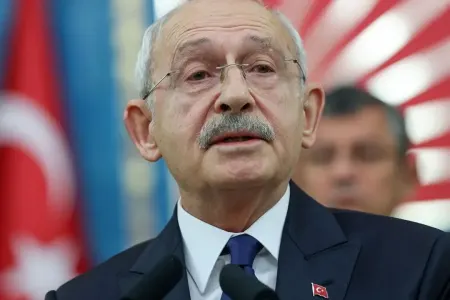 CHP qarışdı, istefalar artmağa başladı - Partiyada BÖYÜK İĞTİŞAŞ