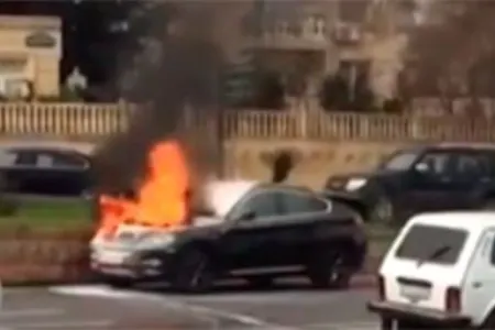 Bakıda xanım hüquqşünasın lüks avtomobili partlayaraq - YANDI