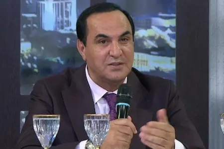 Manaf QƏZƏBLƏNDİ: - “Çörəyimi yeyir, amma naxələfdir” - VİDEO