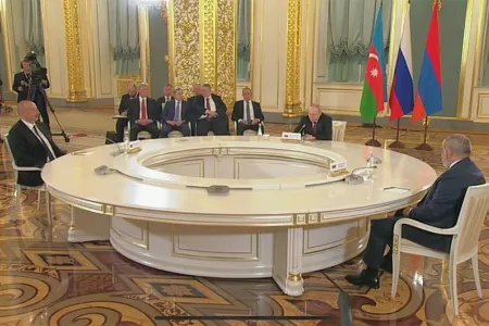 Moskvada Azərbaycan, Rusiya və Ermənistan liderlərinin üçtərəfli Zirvə görüşü başladı