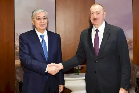 Tokayev İlham Əliyevi təbrik etdi