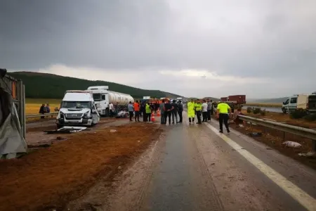 Türkiyədə zəncirvari qəza: 2 ölü, 20 yaralı