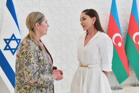 Birinci xanımlar Qala Arxeoloji-Etnoqrafik Muzey Kompleksində olublar