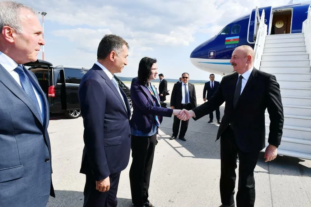 İlham Əliyev Moldovaya getdi - FOTO