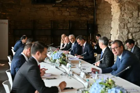 İlham Əliyev Kişineuda dəyirmi masada - iştirak etdi