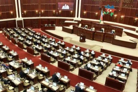 MM-in növbədənkənar sessiyasının - ilk iclasının tarixi...