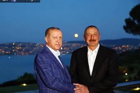 Əliyevlə Ərdoğanın görüşü alqışlarla qarşılandı - Video