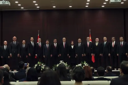 Sabah Ərdoğan yeni nazirlərlə iclas edəcək - Masada seçki vədləri var