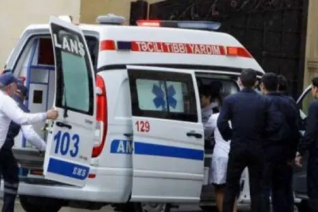 Bakıda kişi bıçaqla - arvadının əllərini deşik-deşik etdi