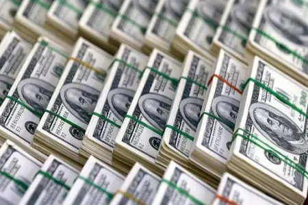 Azərbaycanda banklar dollar alışını kəskin endirib
