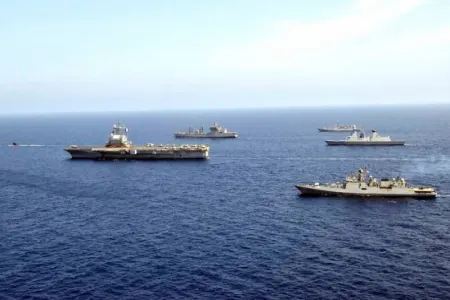 Hindistan, Fransa və BƏƏ Oman körfəzində təlim keçirir