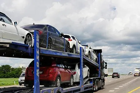 Azərbaycan xaricdən avtomobil alışını artırıb