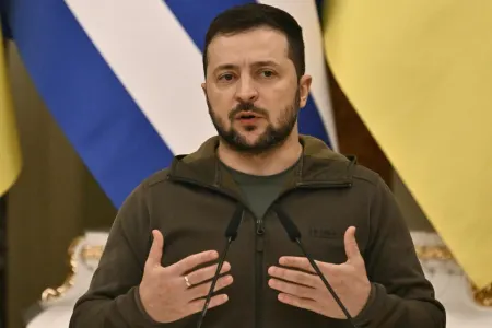 Zelenskiyə KRİTİK SUAL: - 10 yaşlı oğlunu cəbhəyə göndərməyə hazırsan?