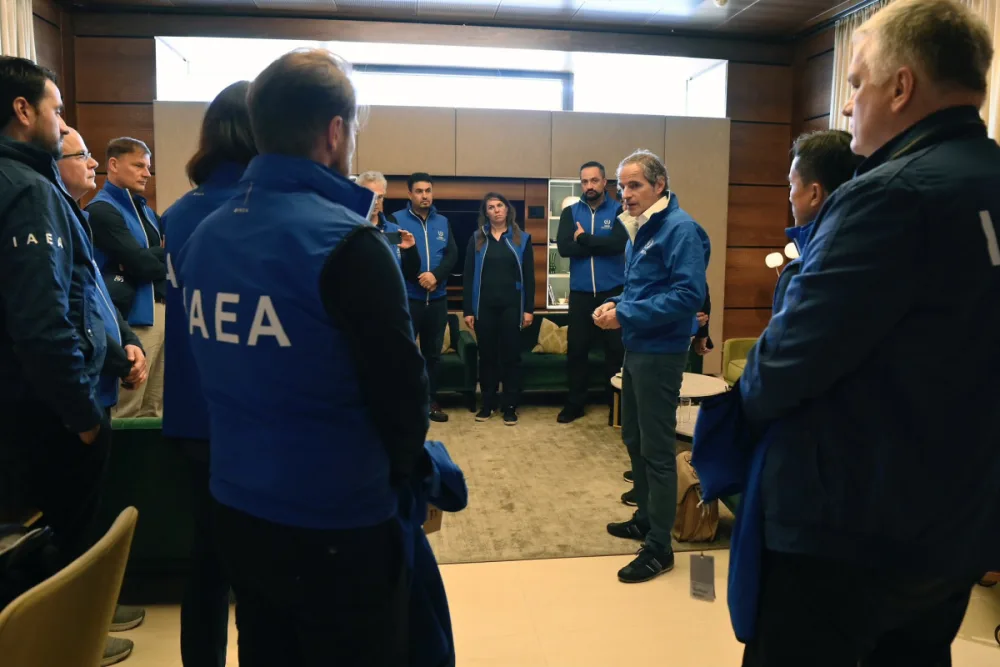 Rafael Qrossi Ukraynaya gedir - FOTO