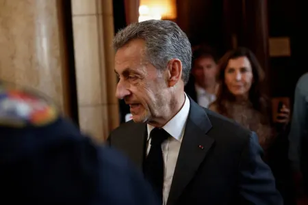 Fransanın keçmiş prezidentinin evində axtarış aparıldı