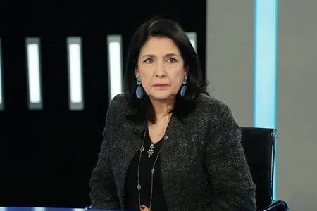 Zurabişvilinin səlahiyyəti məhdudlaşdırıldı