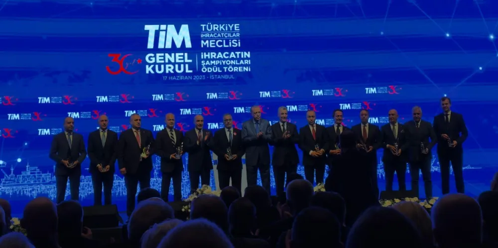 Ərdoğan SOCAR-a mükafat təqdim etdi - FOTO