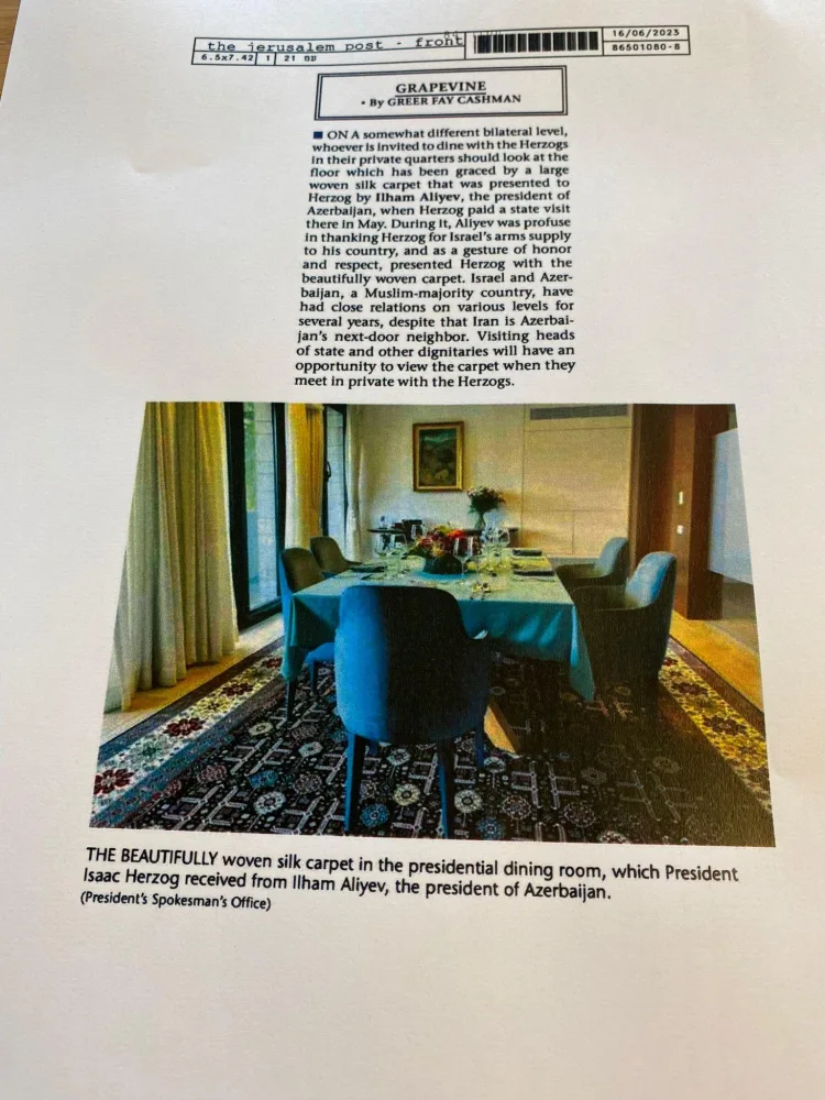 İlham Əliyevin hədiyyəsi İsrail prezidentinin otağını bəzəyir - FOTO