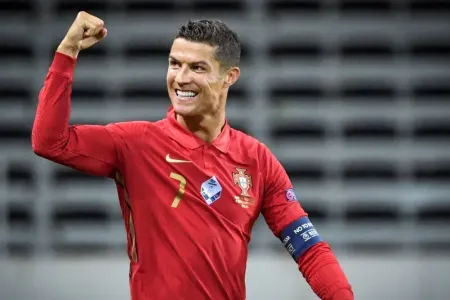 Ronaldo bunu edən - ilk futbolçu oldu