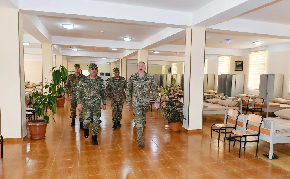 İlham Əliyev MN-in komando hərbi hissəsində - — FOTOLAR