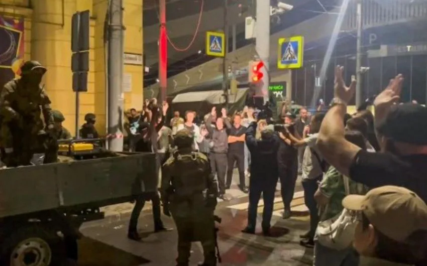 “Vaqner” Rustovdakı qərargahını belə tərk edir - Fotolar