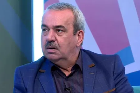 Meyxanaçı Ağamirzə özü üçün hazırlatdırdığı qəbrin başında - VİDEO