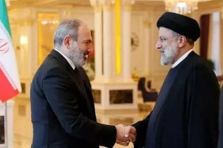 Paşinyan Rəisi ilə müzakirələr apardı