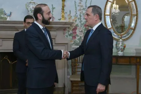 Bayramov-Mirzoyan görüşü başladı