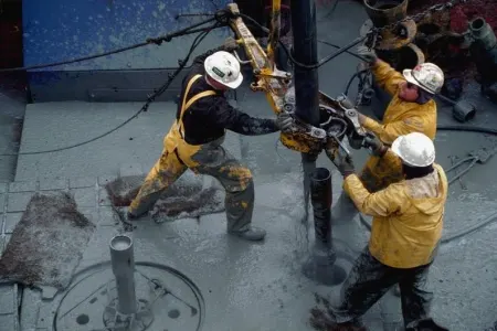 Azərbaycan neftinin qiyməti - 77 dolları keçib