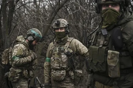 Ukrayna Baxmutda iki strateji yüksəkliyə nəzarəti ələ keçirib