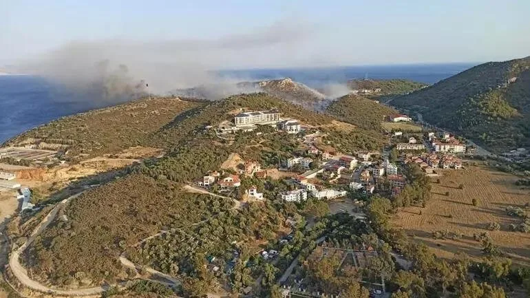 Muğlada meşə yanğını: əraziyə helikopter və təyyarələr cəlb olundu - FOTO