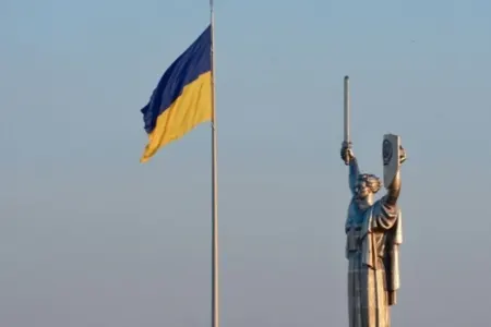 Ukrayna Ermənistan aviaşirkətinə sanksiya tətbiq edib