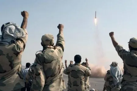 İran Xəzərdəki gəmisinə hipersəs raketi yerləşdirir